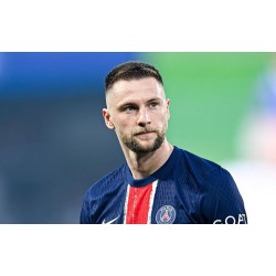 Milan Skriniar lamenta ter escolhido jogar no Paris Saint-Germain